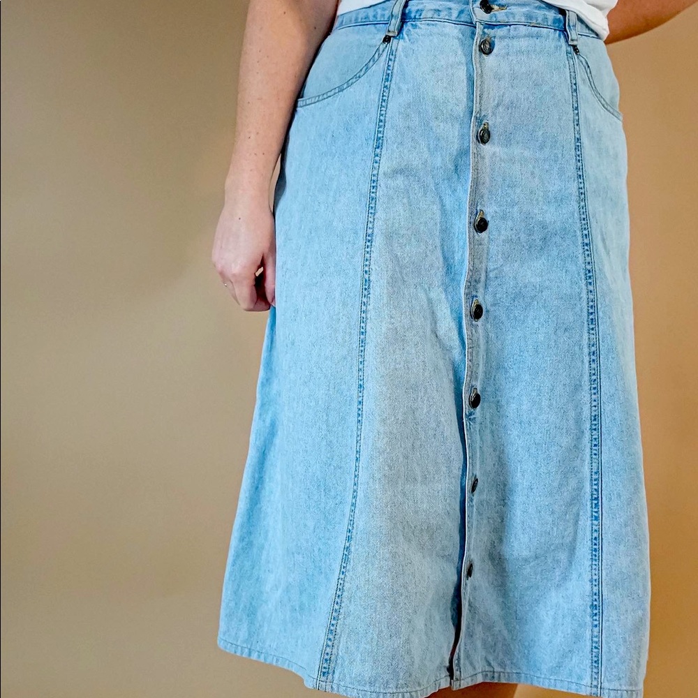 Vintage button down A-line denim skirt.